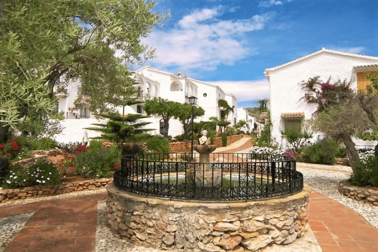 Right By The Pool Area In Capistrano Village! Nerja Exterior photo